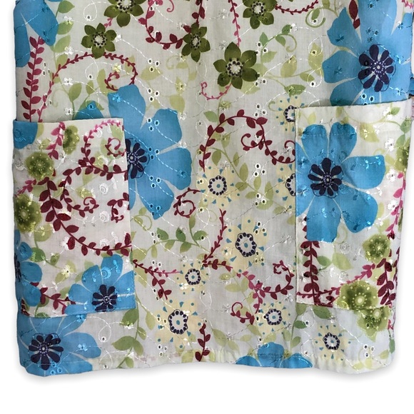 Elan by Barco Green Floral Print with Eyelet Scrubs Top Smock Size Large - Picture 6 of 6